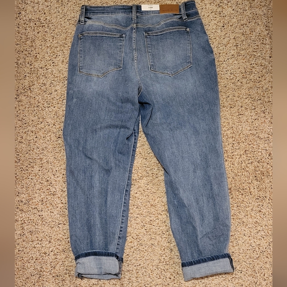 Medium Wash Slim Jeans - Picture 4 of 6